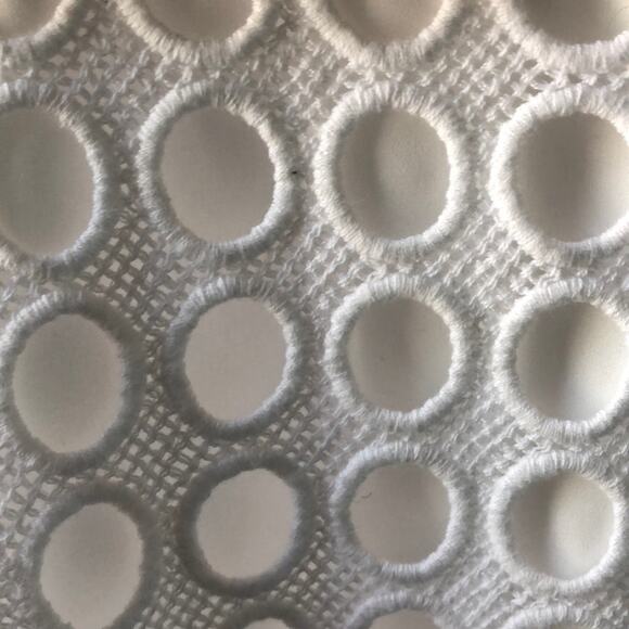 Banana Republic | Dot Lace Pencil Skirt Size 4P - Picture 9 of 10